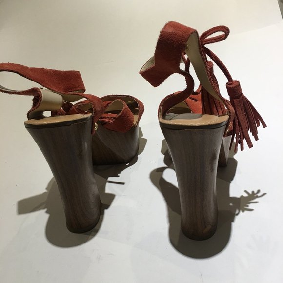 GUESS SUEDE 9.5 HEELS - Picture 3 of 4